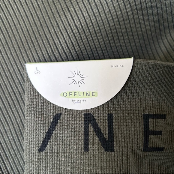 Three pairs of Aerie leggings size large - Picture 8 of 15